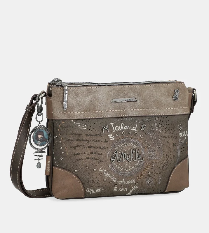 Quilted Leather Crossbody Bag in Cream for a Classic and Elegant AppearanceRune crossbody bag with double compartment Quilted Leather Crossbody Bag in Cream for a Classic and Elegant AppearanceRune crossbody bag with double compartment