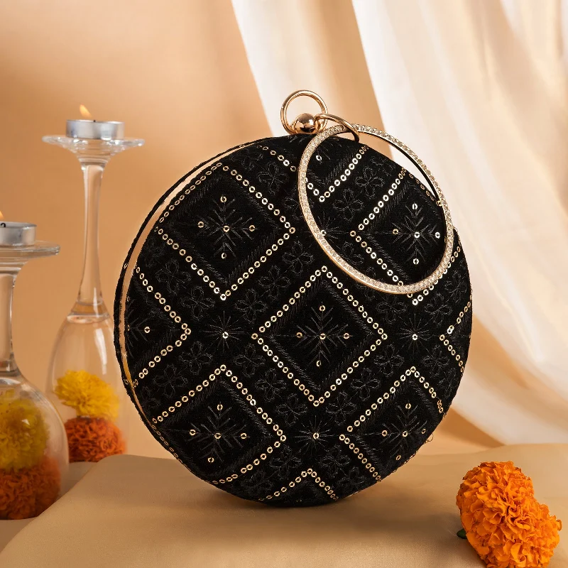 Pearl - Embellished Clutch in Cream for Bridal ShowersTeejh Nijhum Round Party Clutch