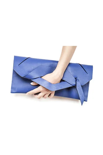Snake - Skin Effect Clutch in Green for Exotic PartiesTriangular Slashed Clutch Borítéktáska - Size + Colour Options